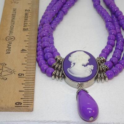 Modern 3 Strand Cameo Pendant, Purple & White 