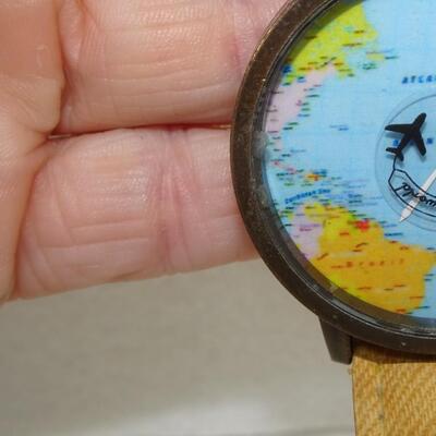 No Name World Map Large Dial Watch, Airplane 