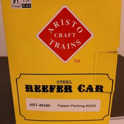 Lot 31: Aristo-Craft Steel Reefer Car Art-46246 Pepper Packing #2305 #1 Gauge