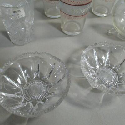 Lot 72 - Vintage Glassware
