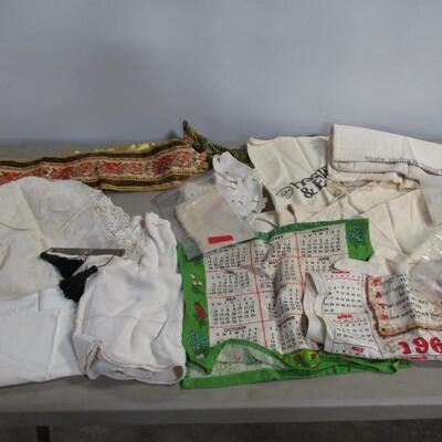 Lot 98 - Vintage Linen & Sacks
