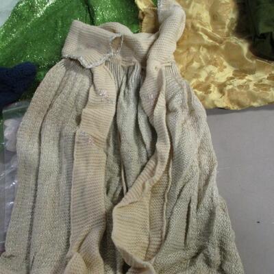 Lot 99 - Vintage Linen & Clothing 