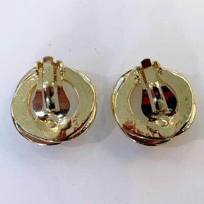 Vintage Cat Eye Clip On Earrings
