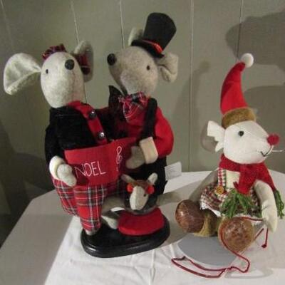 Cute Mousey Holiday Christmas Decor