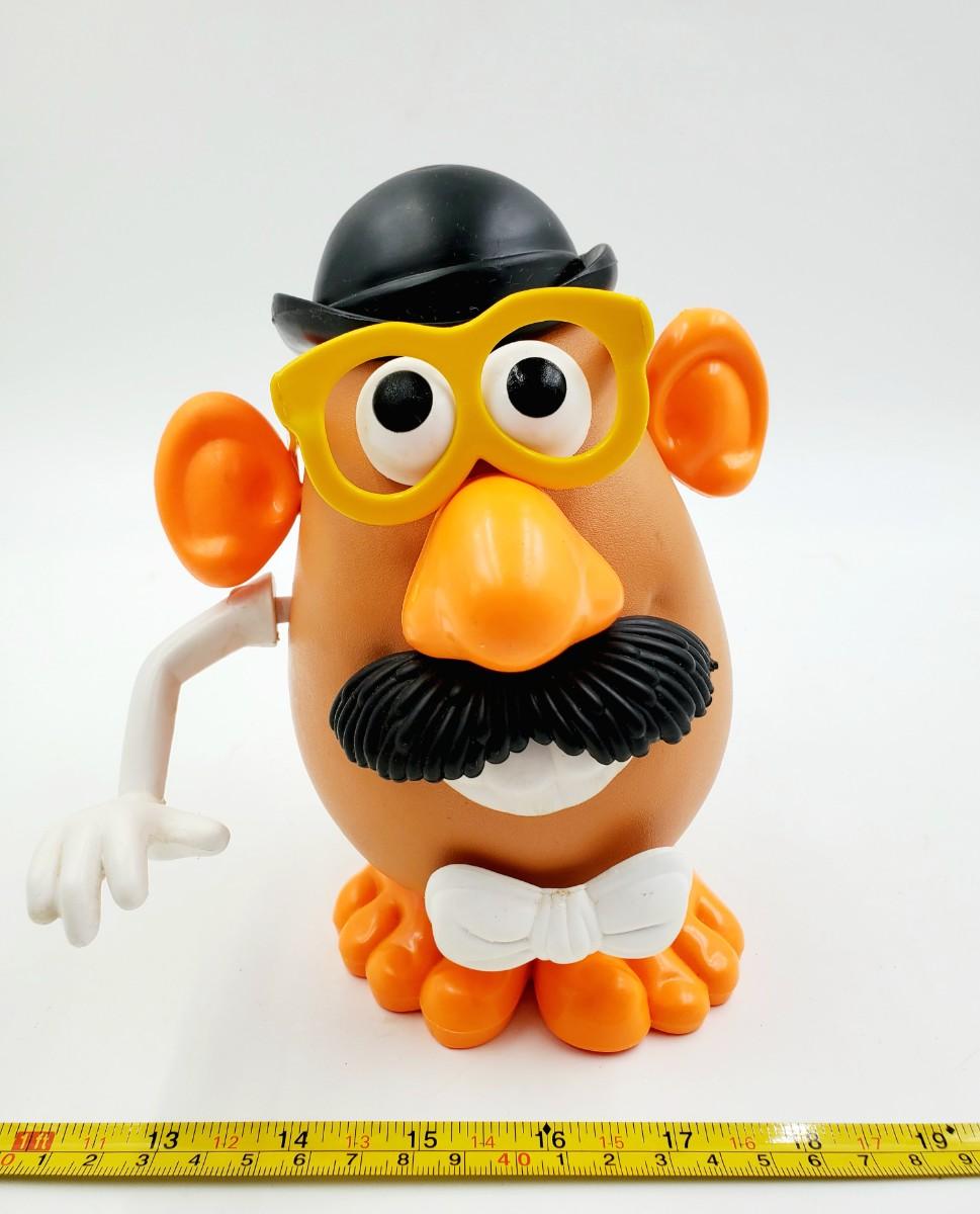 1985 PLAYSKOOL MR POTATO HEAD AND ACCESSORIES EstateSales