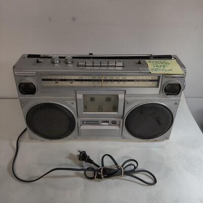 Hitachi radio