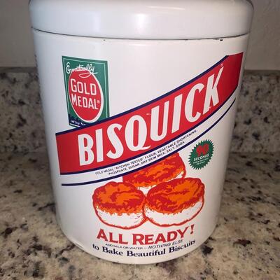 1982 Bisquick biscuit can