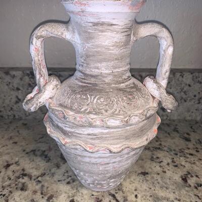 Terra-cotta pot with handles 