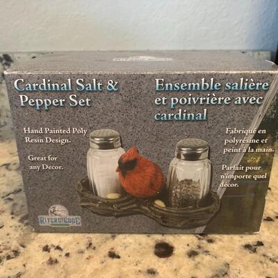 Rivers edge cardinal salt and pepper shakers 