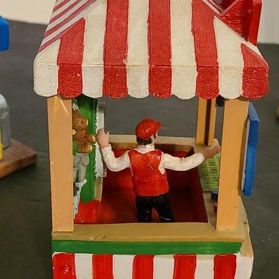 Lot 164: Lemax Carnival Train Displays some Rare/Retired