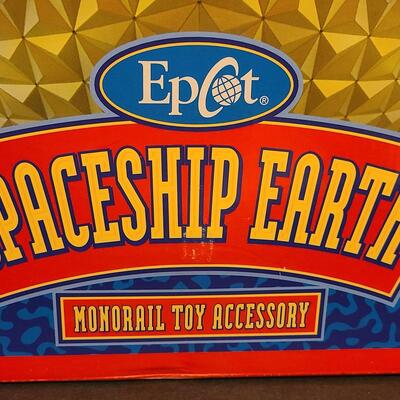 Lot 71: Disney Epcot Spaceship Earth Monorail Accessory (HTF)
