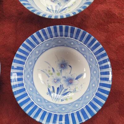 Lot 1: Blue & White Rice Bowls (6)