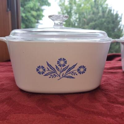 Lot 5: (2) 3 quart Corning Ware Dishes with lids