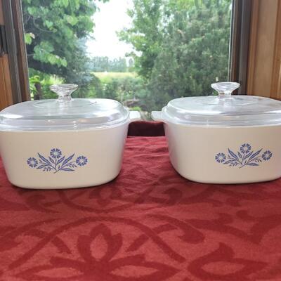 Lot 5: (2) 3 quart Corning Ware Dishes with lids