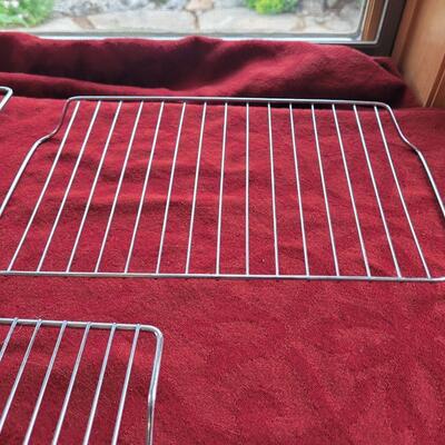 Lot 20: Roasting Rack and Cooling Racks