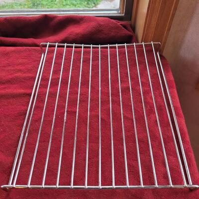 Lot 20: Roasting Rack and Cooling Racks