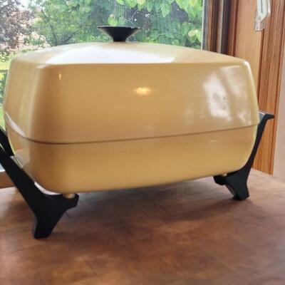 Lot 27: Electric Skillet