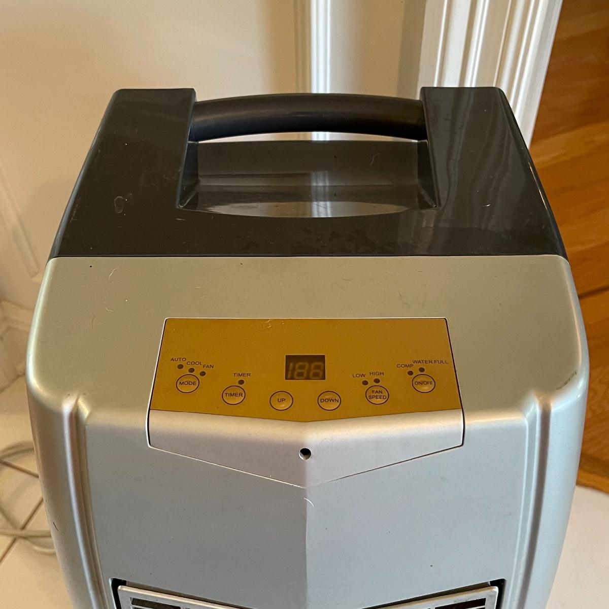 Working AMCOR Portable Air Conditioner KF9000E | EstateSales.org