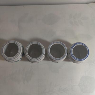 Oriental condiment container