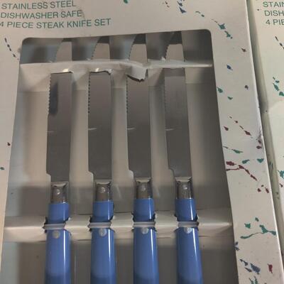 8 steak knives