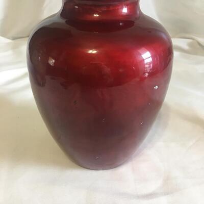 Red laquer vase