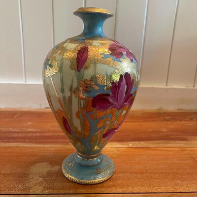 LOT 40 - Japanese Porcelain Vase, Floral Design