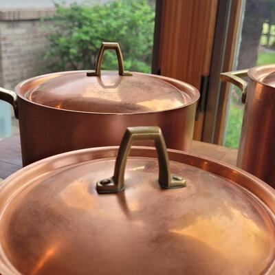Lot 36: Paul Revere Copper Pots with Lids and Brass Handles