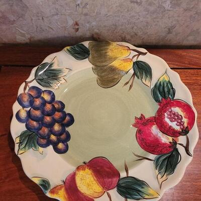 Lot 38: Tabletop Lifestyles Sardenia Fruit Plate