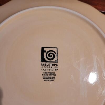 Lot 38: Tabletop Lifestyles Sardenia Fruit Plate