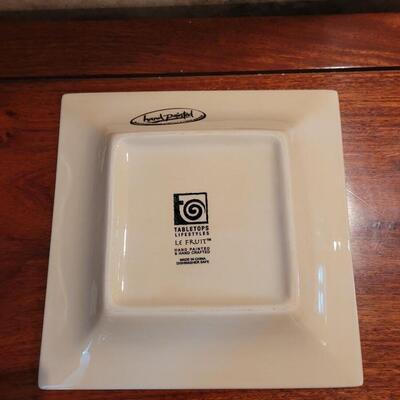 Lot 40: Tabletops Lifestyles Le Fruit Plate