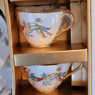 Lot 50: Royal Gold China Set