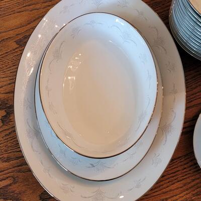 Lot 61: Noritake Casablanca China Set