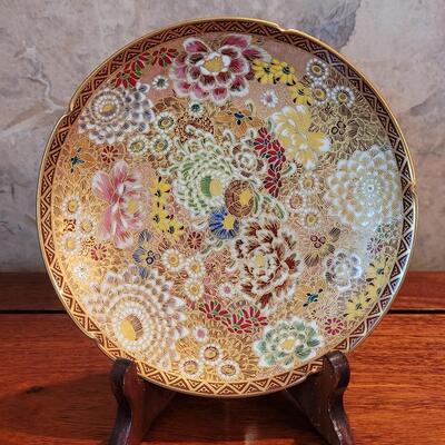 Lot 65: Satsuma Decorative Floral Plate with Stand