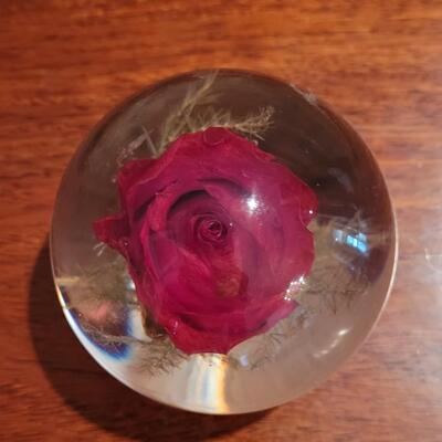 Lot 67: Rose Paperweight from The Original Collection 