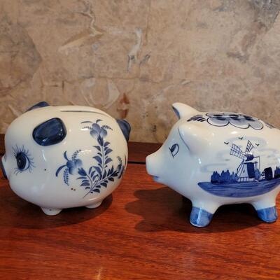 Lot 78: (1) Delft Pig and Unmarked Pig Mini Banks