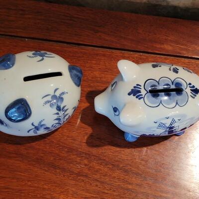 Lot 78: (1) Delft Pig and Unmarked Pig Mini Banks