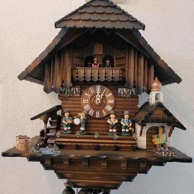 Lot 86: Large Albert Schwab 8 Day Chalet Musik Black Forrest Cockoo Clock plays Edelweiss IT WORKS! 