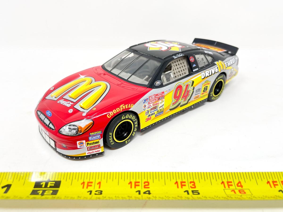 Revell 2000 McDonald's フォード　トーラス NASCAR 94 Bill Elliott McDonald's 25th Anniversary Die-cast 2000
