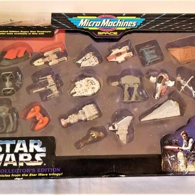 Lot #24  Galoob 1994 Star Wars Micro Machines set - complete!