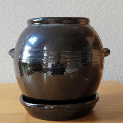 Lot 149: Vintage Bean Pot Pottery