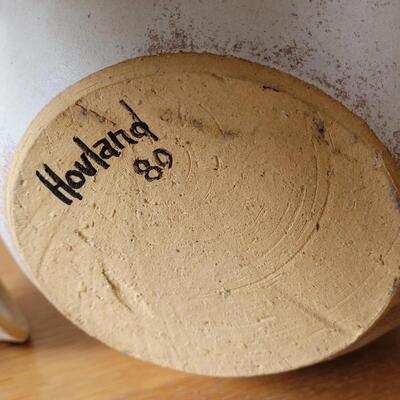 Lot 152: Pottery Vessel by David Hovland dated 1980