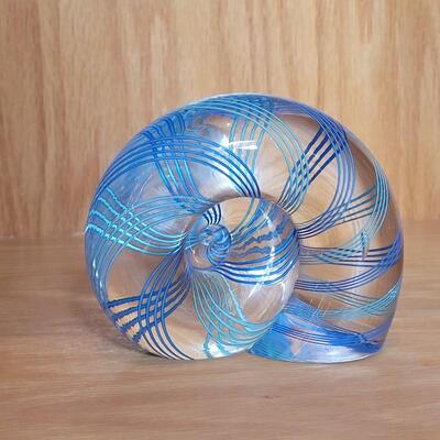 Lot 174: Blown Glass Ribboned Shell Paper 