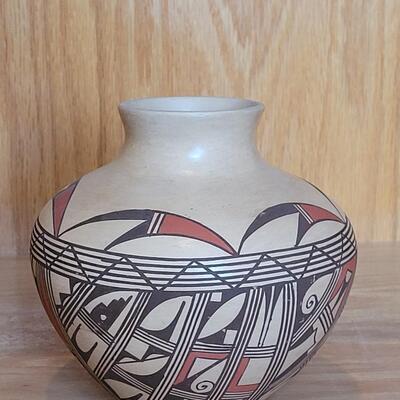 Lot 178: Hopi Pottery by Venora Silas