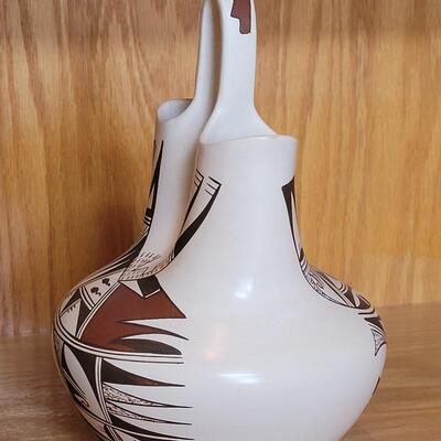Lot 179: Hopi Wedding Vase by Donna Robertson