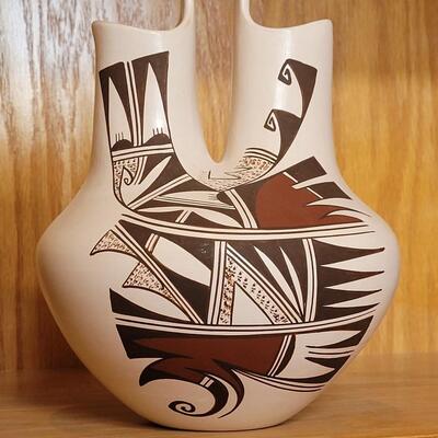 Lot 179: Hopi Wedding Vase by Donna Robertson