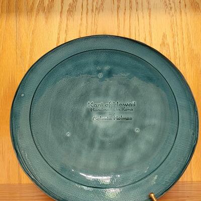 Lot 185: Kani of Hawaii Pottery Plate by Celeste Holmes