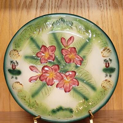 Lot 185: Kani of Hawaii Pottery Plate by Celeste Holmes