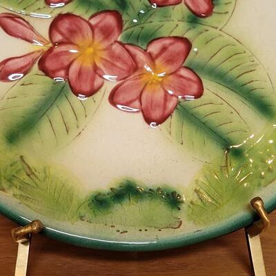 Lot 185: Kani of Hawaii Pottery Plate by Celeste Holmes