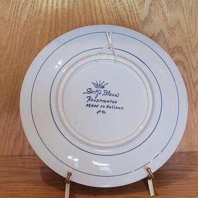 Lot 192: Delft Plate (has chips/cracks)