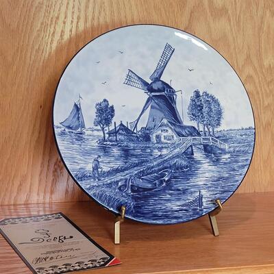 Lot 192: Delft Plate (has chips/cracks)